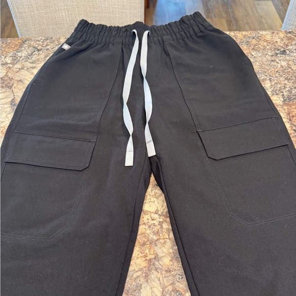 Women’s Figs Sierra joggers - Picture 3 of 7